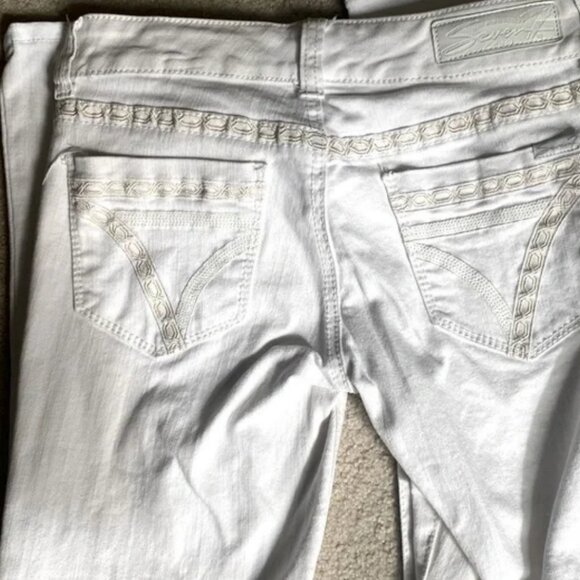 7 For All Mankind White Stretch Bootcut Jeans Size 28 - Picture 1 of 4